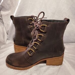 Sorel cate lace bootie size 6.5